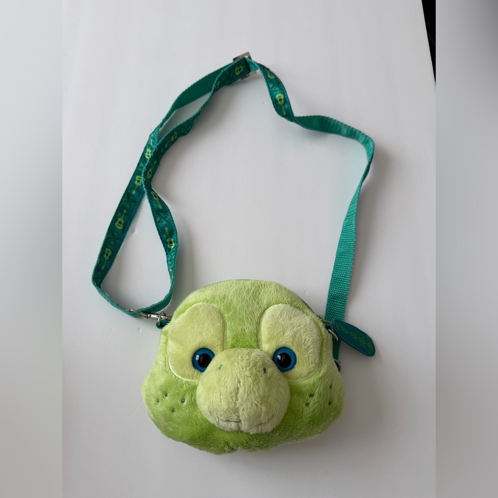 Disney Aulani Olu a friend of Duffy plush purse